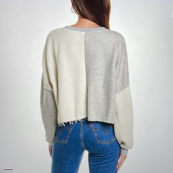 Electric & Rose Tai Regular Fit Sweatshirt Size L Gray Cream Color-block EUC - Picture 5 of 8